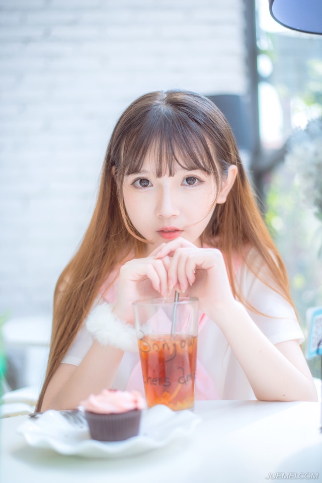 “刘将军，你这是何故？”张任心中无奈的叹了口气，苦涩的看向刘璝。